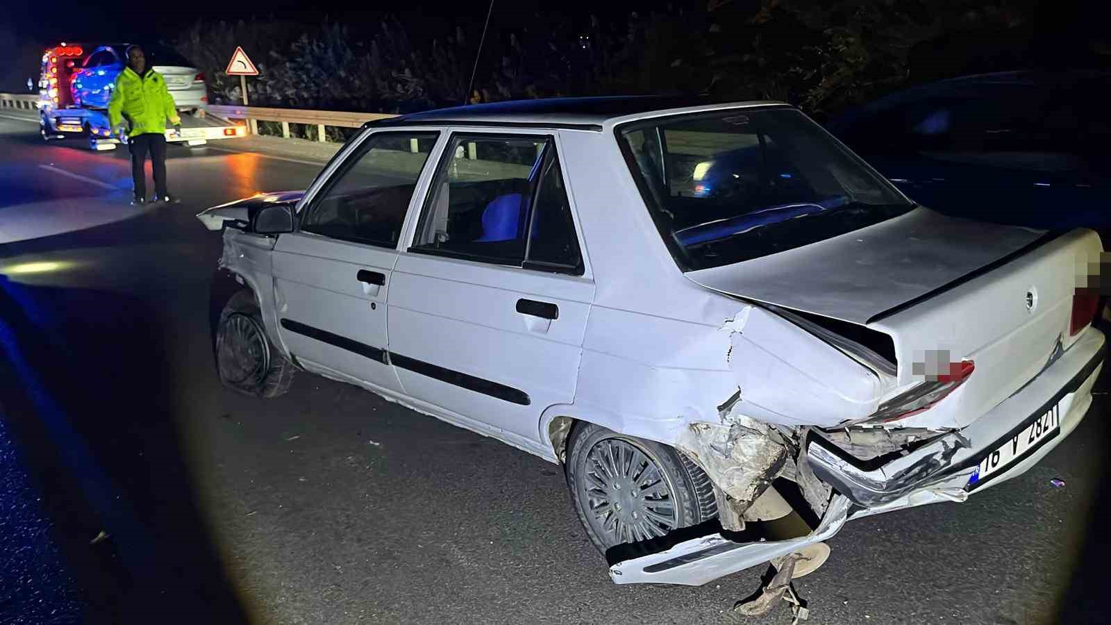 Bursa’da bariyere çarpan sürücü yaralandı