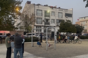 Parkta oyun oynayan çocuğa yorgun mermi isabet etti