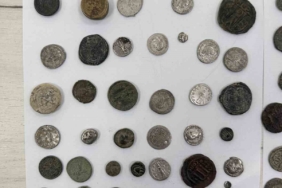 Yurt dışına kaçırılan 307 sikke ve 11 obje komşuya takıldı