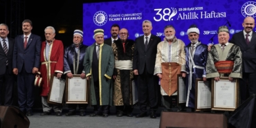 Yarım asırlık süpürge ustasına ahilik beratı