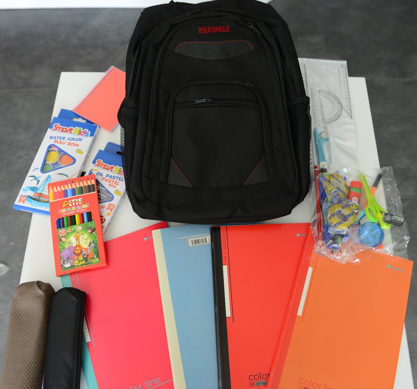 Nilüfer Belediyesi’nden ihtiyaç sahibi öğrencilere kırtasiye desteği