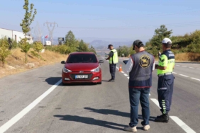 Jandarma Söğüt şenliklinde kuş uçurtmadı