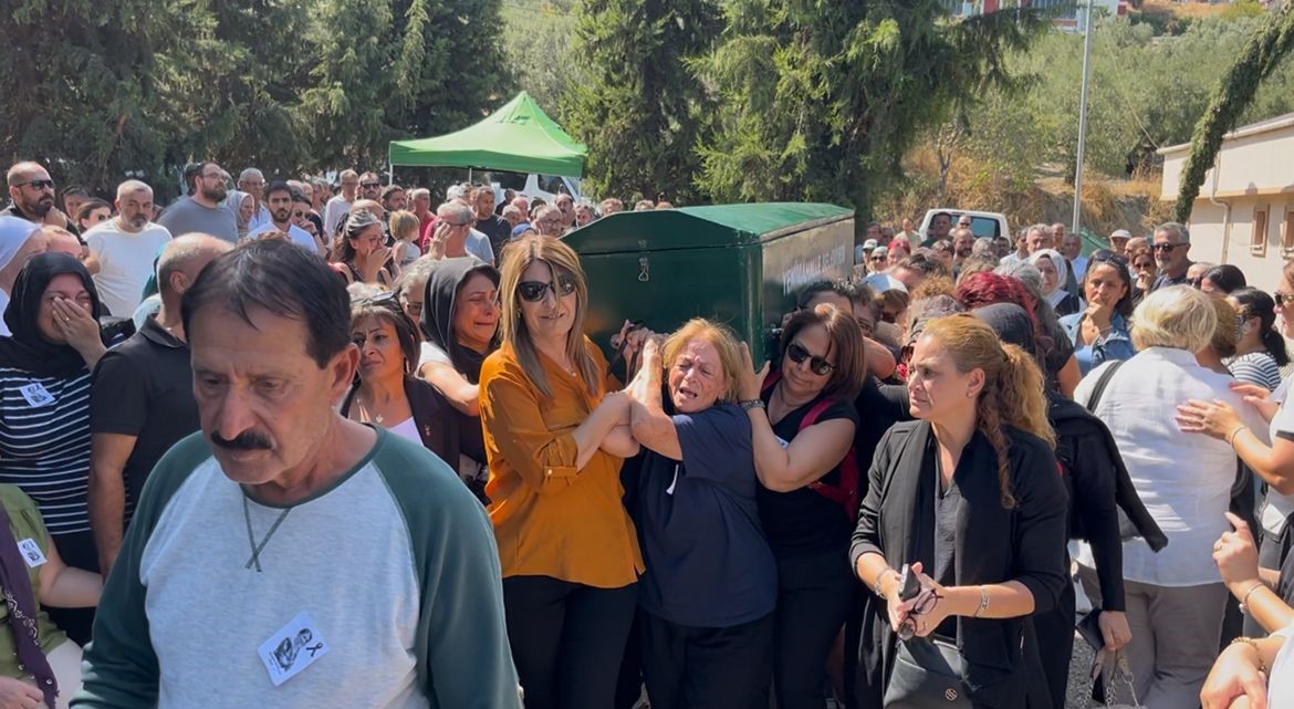 Ankara’da 5 yaşındaki kızının gözü önünde öldürülen Başak Gürkan Arslan toprağa verildi, tabutunu kadınlar taşıdı