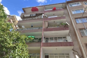 Güngören’de balkonu çöken 5 katlı bina boşaltıldı