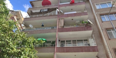 Güngören’de balkonu çöken 5 katlı bina boşaltıldı