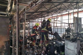 Balıkesir’de zincir market deposunda yangın