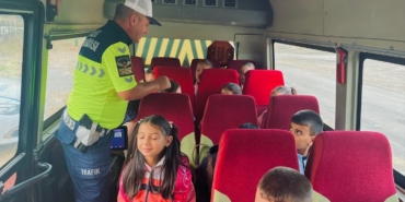 Öğrencilerin güvenliği için emniyet ve trafik tedbirlerini en üst seviyeye çıkarıldı