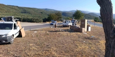 Erdek’te beyaz eşya yüklü kamyonet kaza yaptı, 1 yaralı