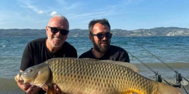 Sapanca Gölü’nde 18 kiloluk dev sazan: O anlar kamerada