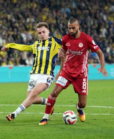 Trendyol Süper Lig: Fenerbahçe: 0 - Antalyaspor: 0 (İlk yarı)