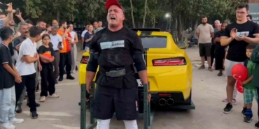 1 ton 700 kilogramlık lüks aracı kaldırdılar