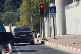 Güvenlik şeridini kullanan araçlar tepkilere neden oluyor
