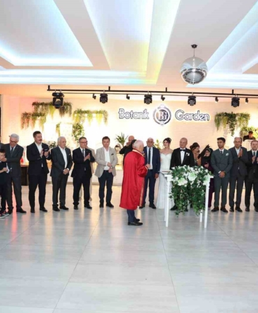 Siyaset, medya ve iş dünyasını buluşturan düğün