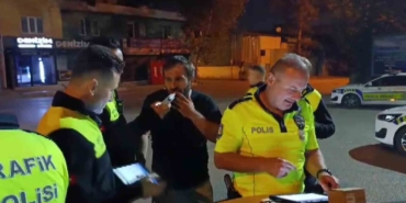 Aranması olan şüpheli polis uygulamasında kardeşinin kimliğini vererek kurtulmaya çalıştı