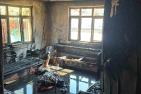 Sındırgı’da elektrik kontağından çıkan yangında ev küle döndü