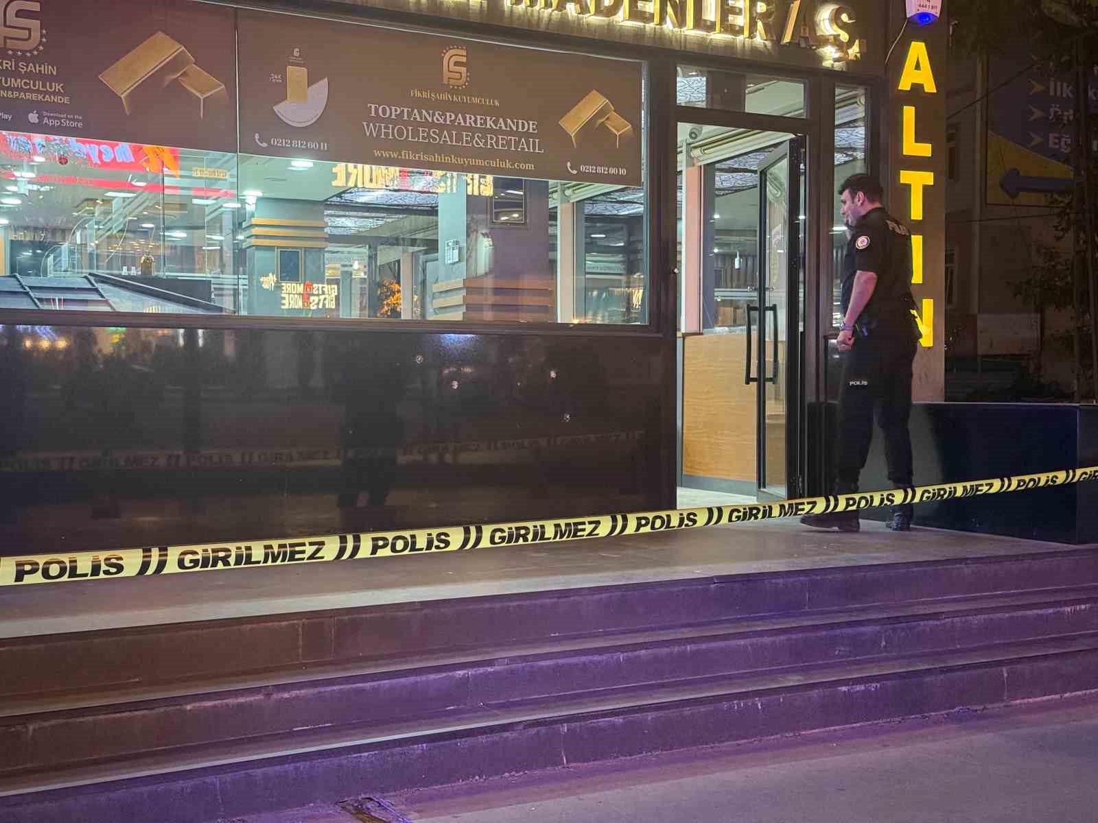 Beylikdüzü’nde kuyumcuya silahlı saldırı