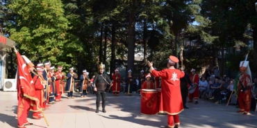 Bursa’da hastalar mehter takımı ile moral buldu