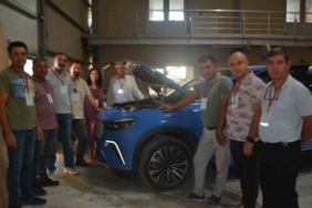Ayvalık’ta Öğretmenlere "Hibrit ve Elektrikli Araç Teknolojileri" Eğitimi