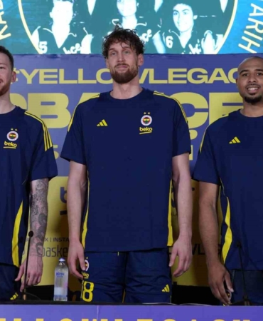 Fenerbahçe Erkek Basketbol Takımı oyuncuları, basın mensuplarıyla bir araya geldi