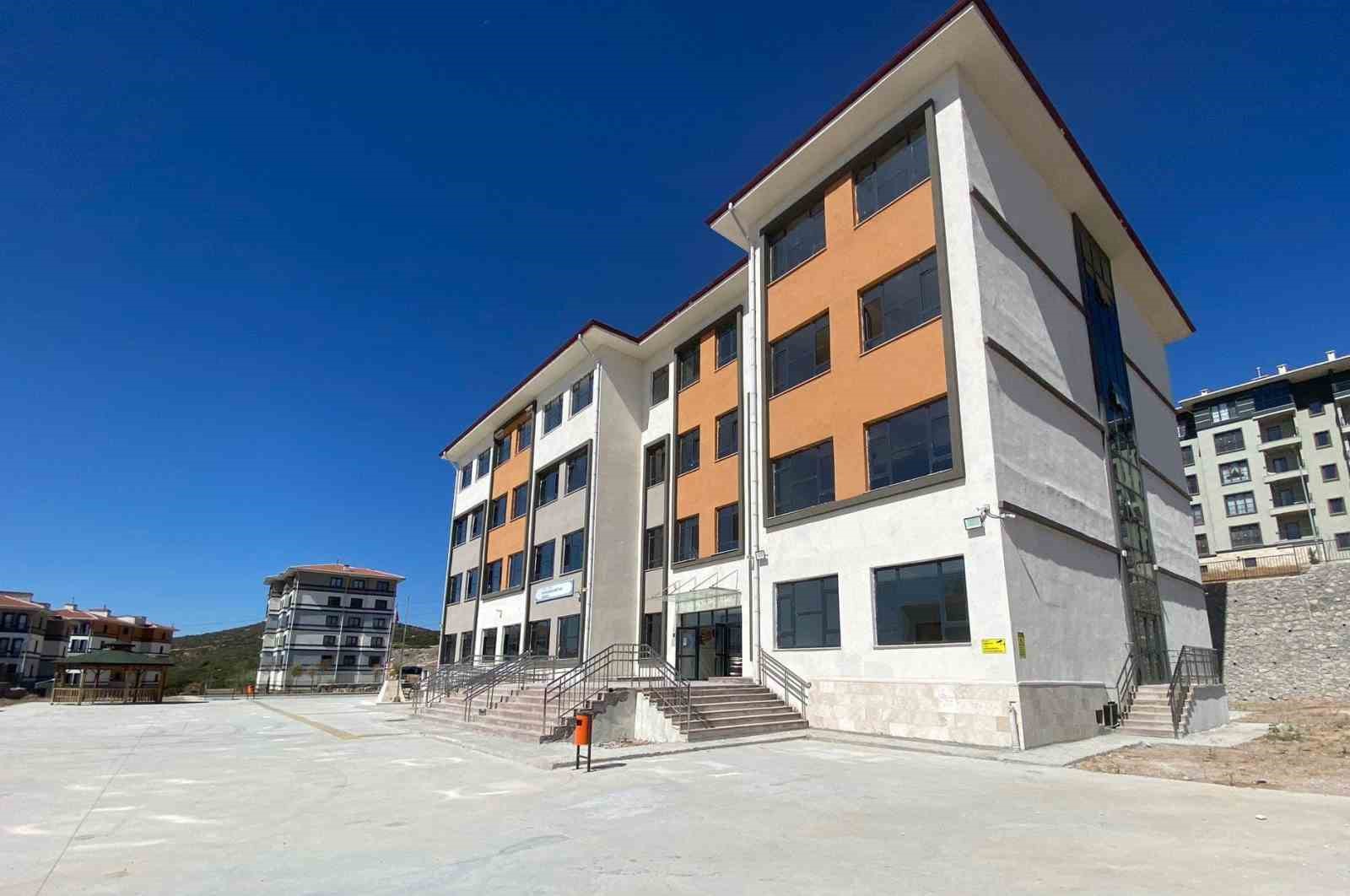 Balıkesir’de 3 yeni okulda eğitime başlandı