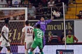Galatasaray, ligde deplasmanda kalesini gole kapadı