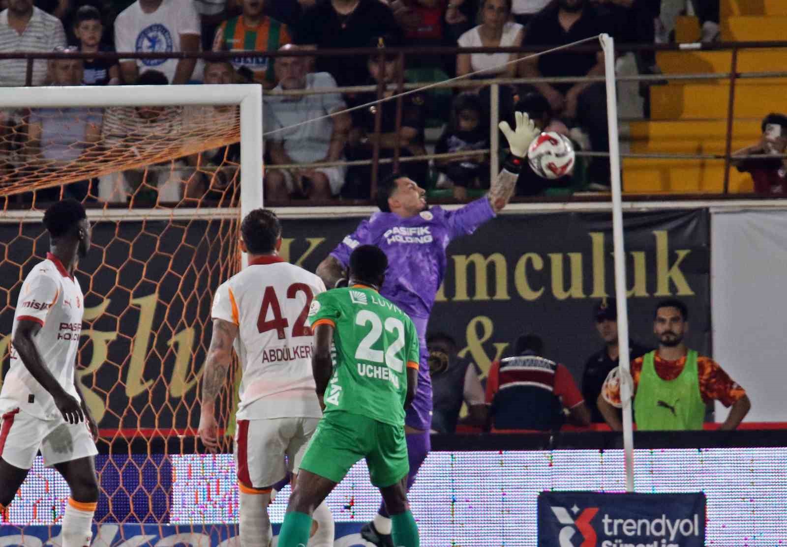 Galatasaray, ligde deplasmanda kalesini gole kapadı