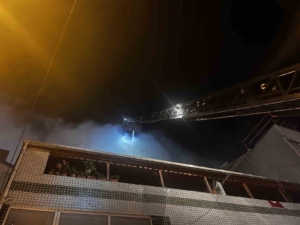 Gaziosmanpaşa’da 5 katlı binadan alevler yükseldi