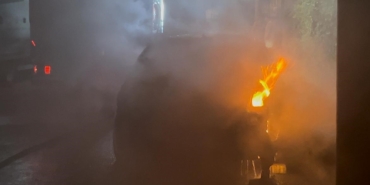 Tekirdağ’da otomobil gece yarısı alev aldı