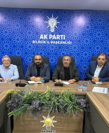 AK Parti Bilecik’te olağan yönetim kurulu toplantısı gerçekleştirildi