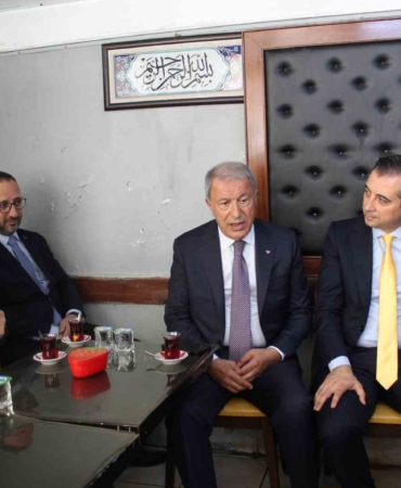 TBMM Milli Savunma Komisyonu Başkanı Akar şehit yakını ve gazilerle bir araya geldi