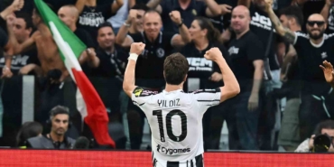 Derby d’Italia’da Türk gecesi: Kenan ve Hakan sahneye çıktı