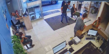 Eyüpsultan’da zehirlenme şüphesiyle hastaneye kaldırılan ailenin görüntüleri ortaya çıktı