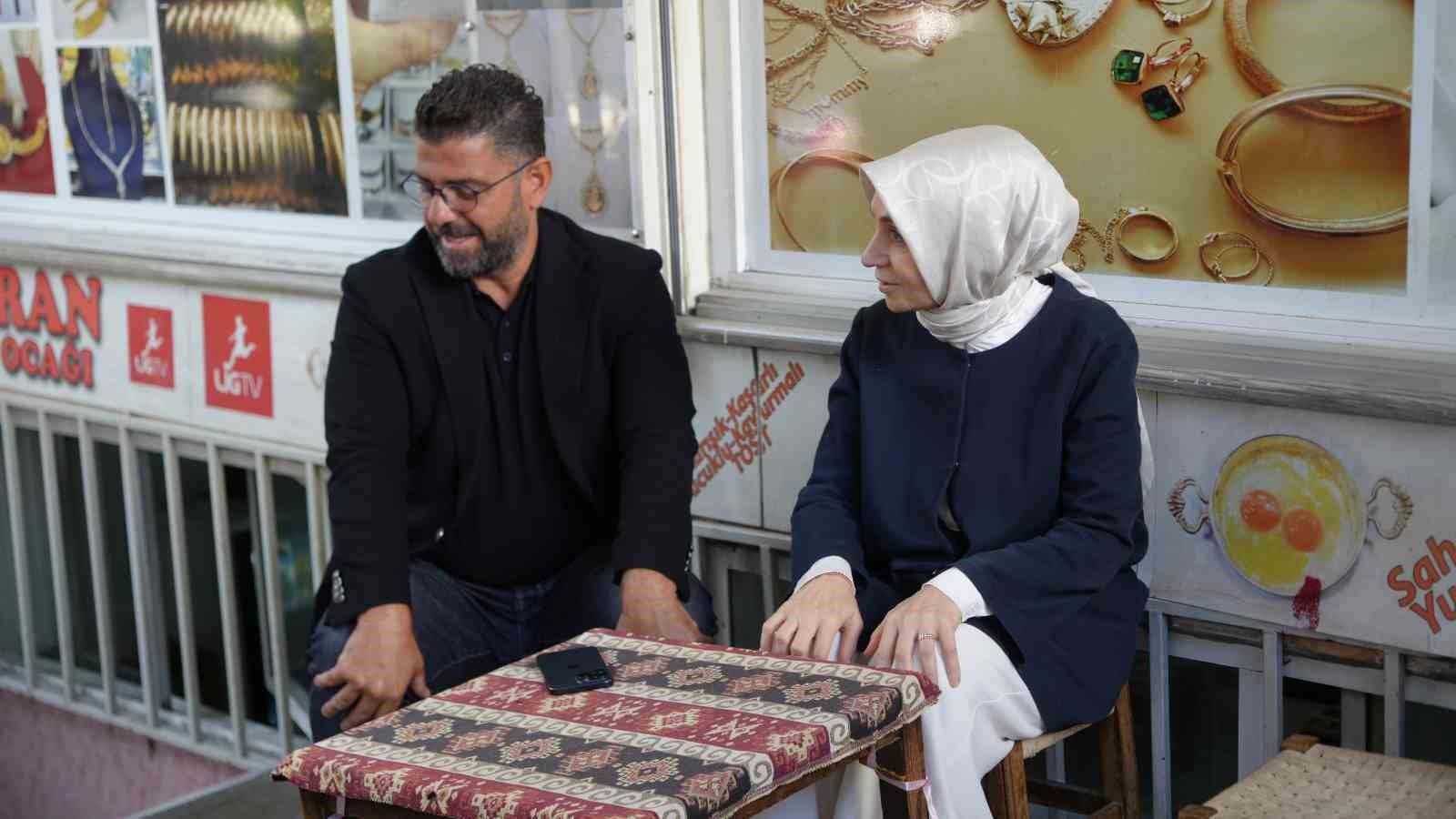 Eyüpsultan’da AK Parti standına yoğun ilgi