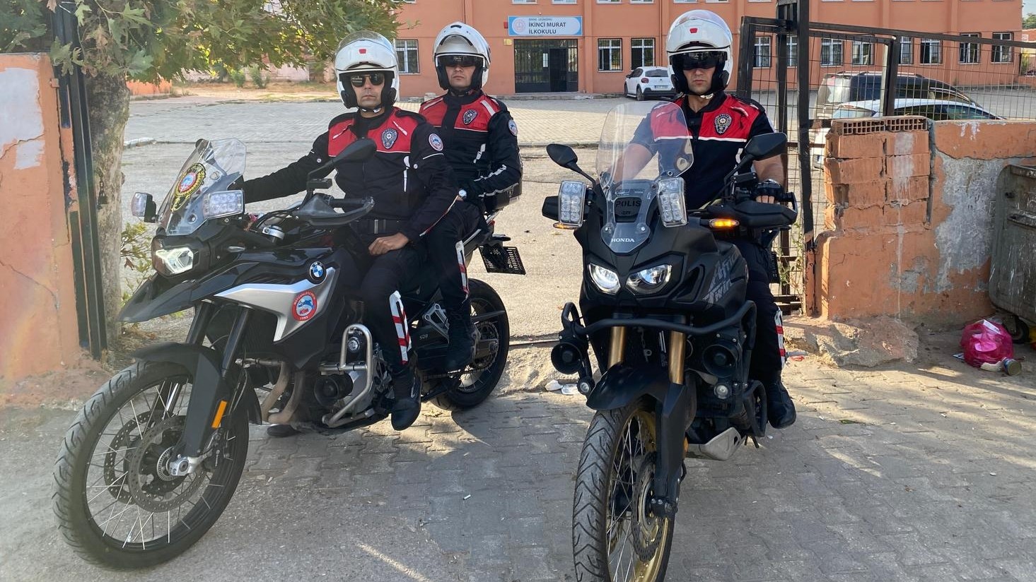 Uzunköprü’de Yunus timlerinden okul çevrelerinde sıkı denetim