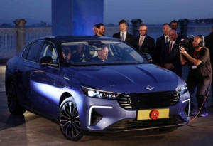 Cumhurbaşkanı Erdoğan’a, TOGG’un yeni modeli T10F hediye edildi