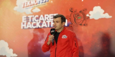 T3 Vakfı Mütevelli Heyeti Başkanı Selçuk Bayraktar, Trendyol E-Ticaret Hackathonu Ödül Töreni’ne katıldı