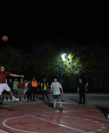 Sokak basketbolunda kupalar sahiplerini buldu