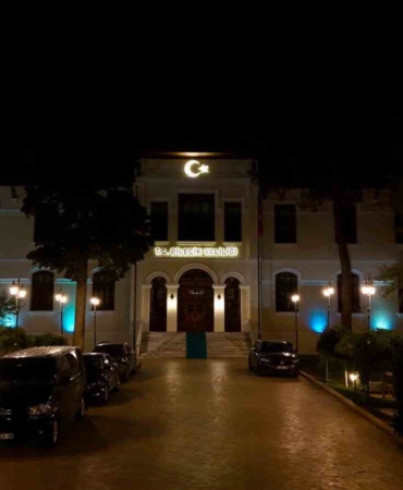Dumansız bir hayat için Bilecik Valiliğinden mavi ışık