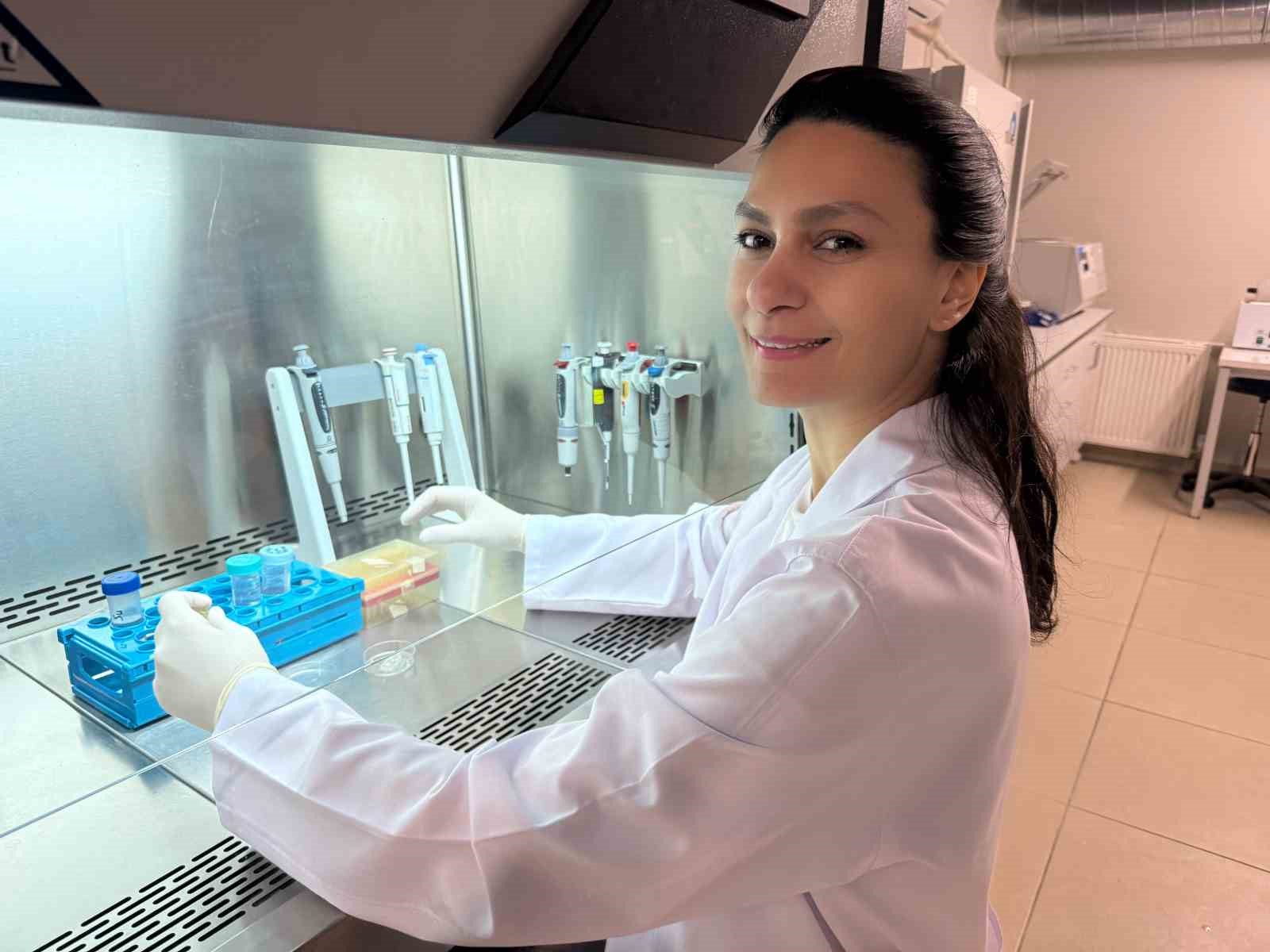 Türkiye’de yapılan çalışmada HIV ile yaşayan her 3 kişiden 1’inde frengi görüldü