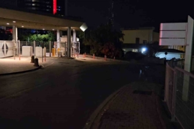 Levent’te özel banka güvenlik görevlisi 2 arkadaşını kazayla vurdu: 2 yaralı