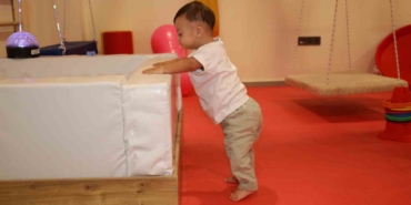 Minik Yağız’ın ilk adımları ailesine bayram yaşattı