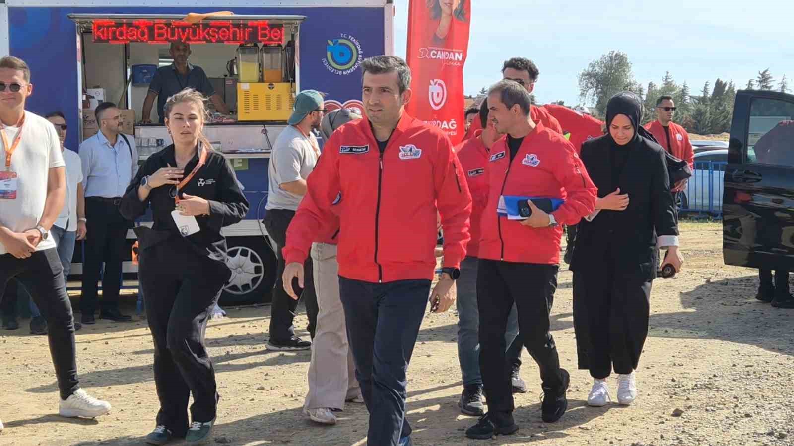 Selçuk Bayraktar: "Zor koşullarda bu işi yapanlar dünyaya damgasını vuracak"