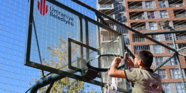 Ümraniye’de park ve yeşil alanlarda yenileme çalışmaları devam ediyor