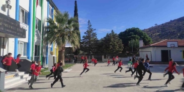 Havran’da tüm okullarda eş zamanlı tahliye tatbikatı yapıldı