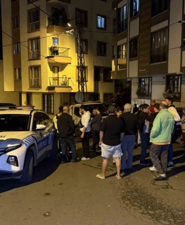 Eyüpsultan’da bir sürücü sokakta bulunan 8 araca çarptı