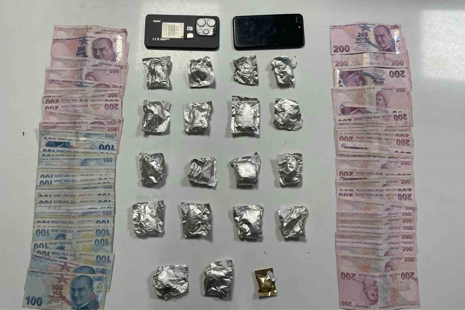 İstanbul’da uyuşturucu taciri uygulamaya takıldı