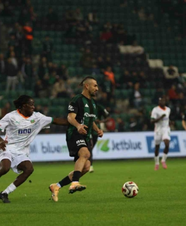 Trendyol Süper Lig: Kocaelispor: 2 - Alanyaspor: 0 (Maç sonucu)