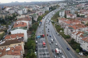 Büyükçekmece E-5’te devrilen tır nedeniyle yol kapandı