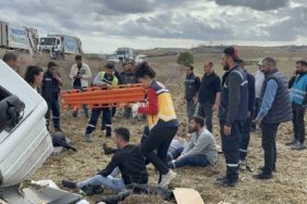 Tekirdağ’da can pazarı: Çöp kamyonu metrelerce yüksekten şarampole uçtu, 3 işçi yaralandı