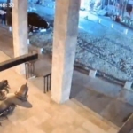 Balıkesir’de 6.1 büyüklüğündeki deprem güvenlik kamerasında